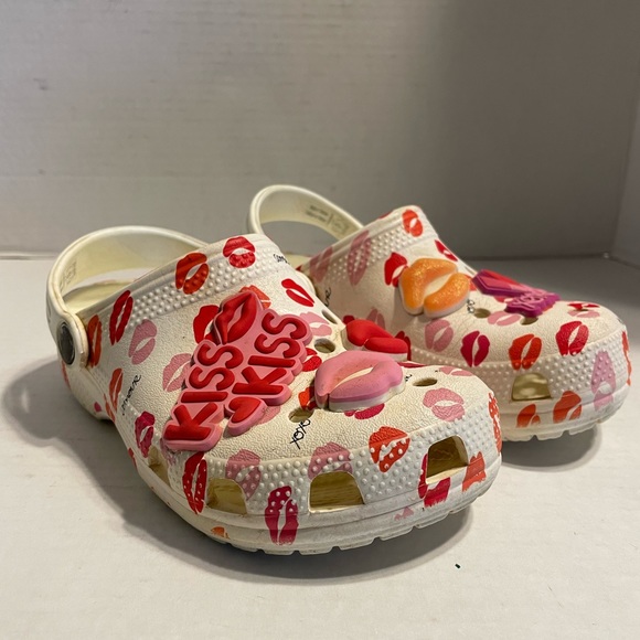 CROCS Other - Crocs Girl’s Kisses Shoes